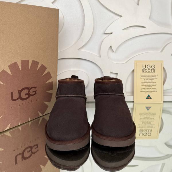 UGG - Low Cut Boots